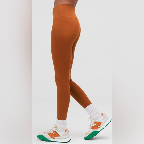 (NWOT) Spiritual Gangster Seamless Leggings in  Carmel color - Picture 3 of 6